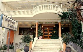 Pella Hotel